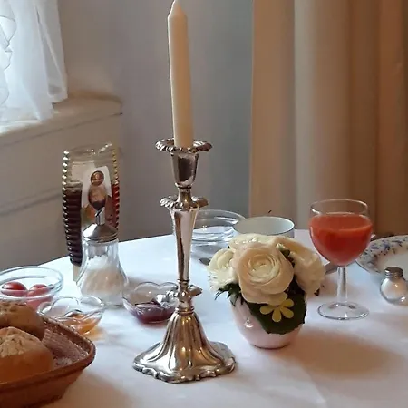 Martha Πανσιόν *